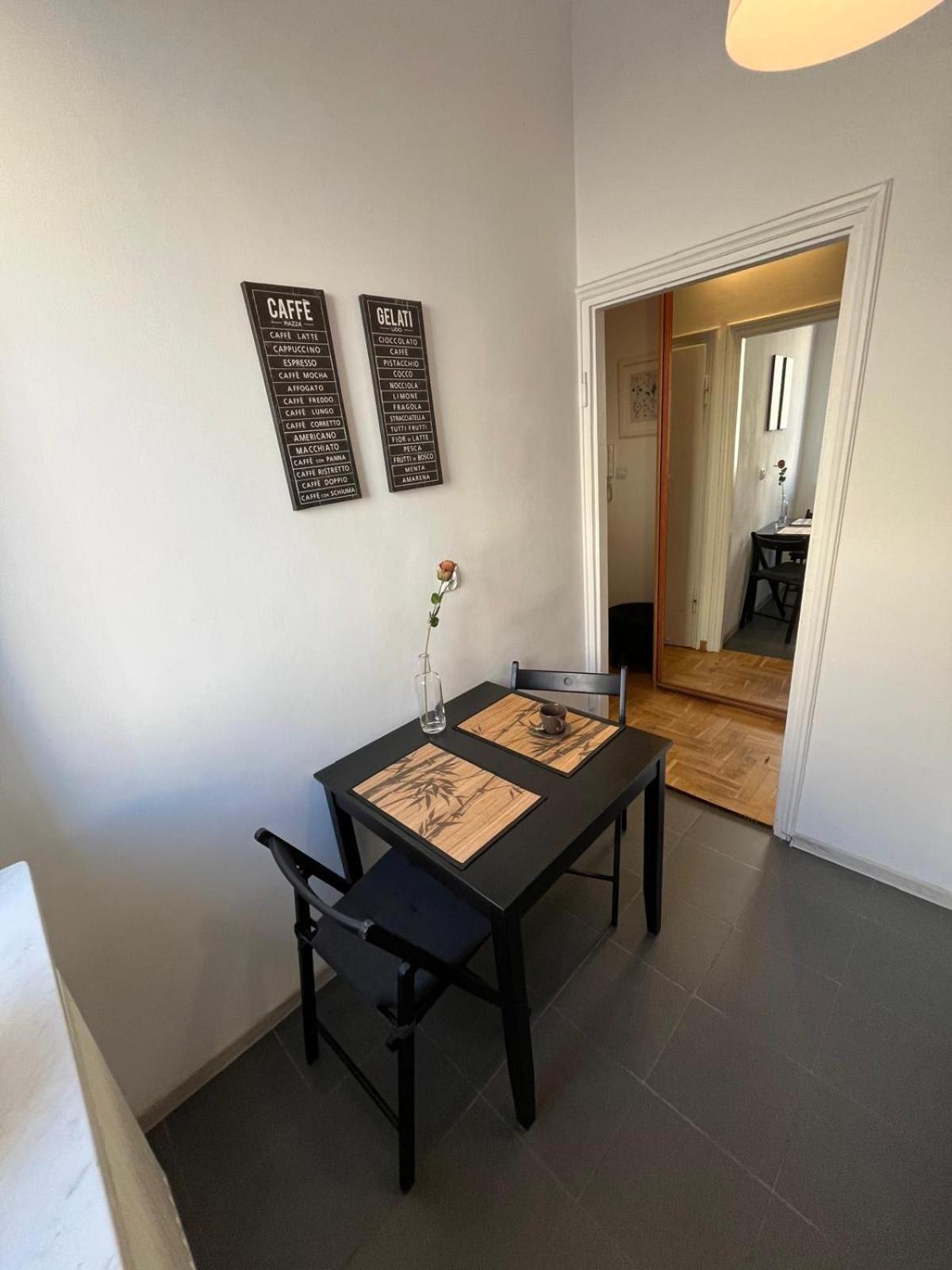 Center & Old Town Cozy Flat #smart Tv #fast Wi-fi #metro