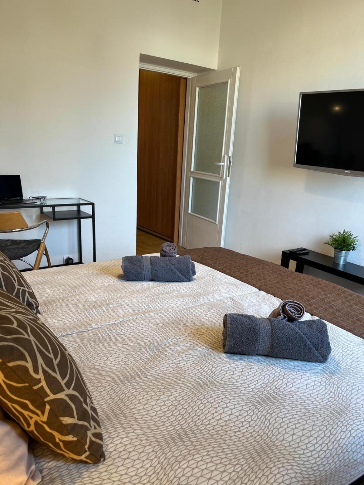 Center & Old Town Cozy Flat #smart Tv #fast Wi-fi #metro Apartament