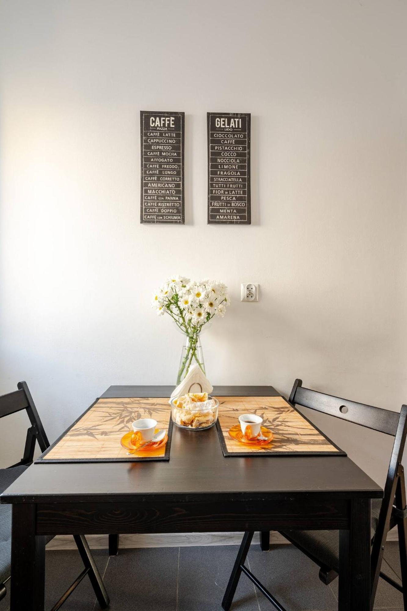 Center & Old Town Cozy Flat #smart Tv #fast Wi-fi #metro *